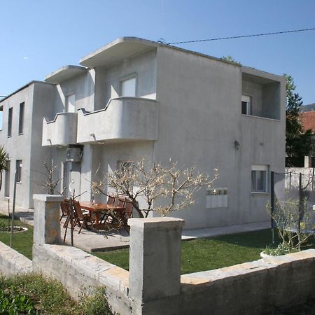 Apartments Ivica Каштела Екстер'єр фото