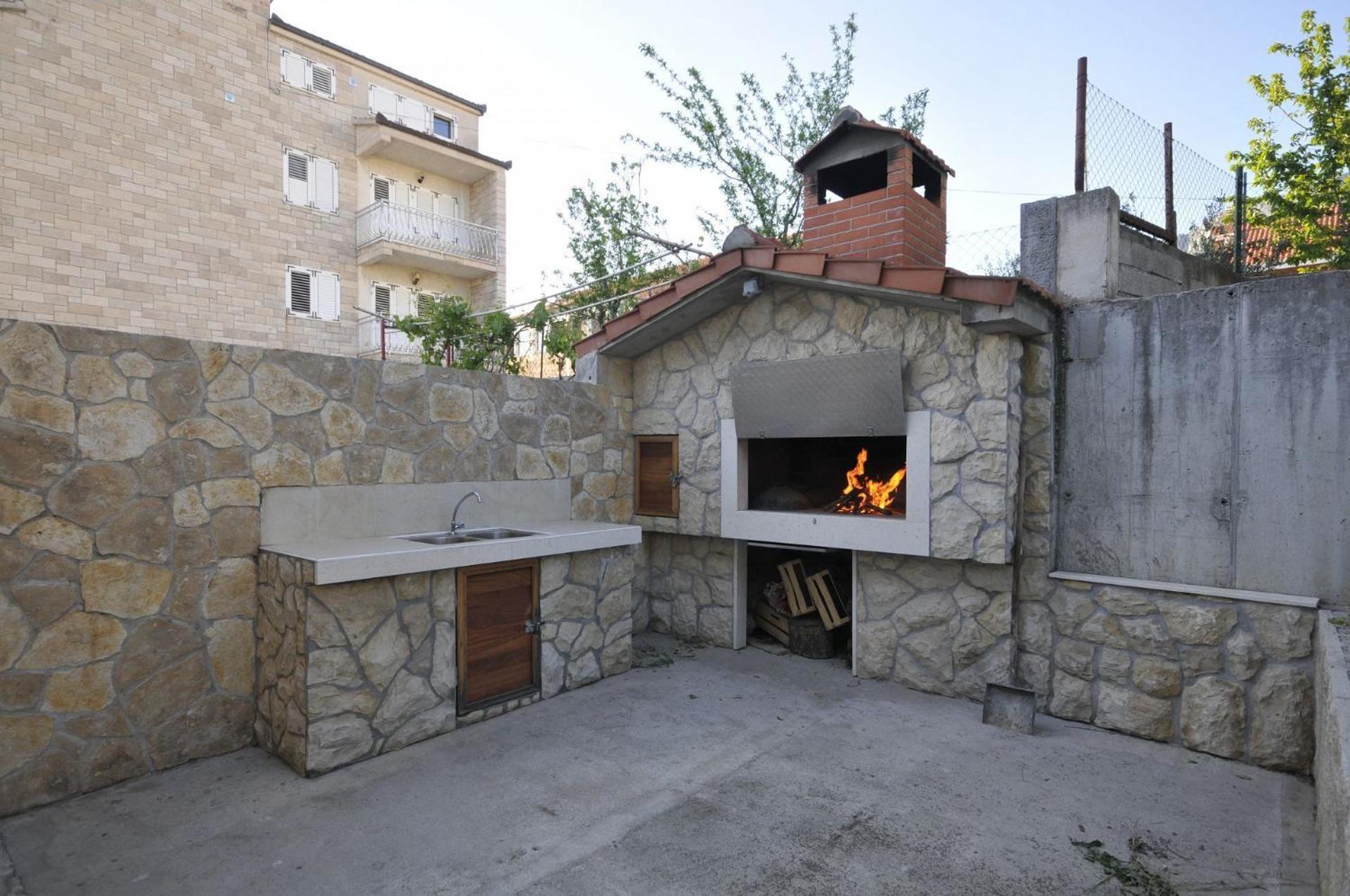 Apartments Ivica Каштела Екстер'єр фото